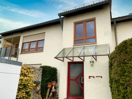 Aussen - Wohnung kaufen in Crailsheim - Renovierungsbedürftige 2 1/2 Zimmer Dachgeschosswohnung mit Loggia u. Garage