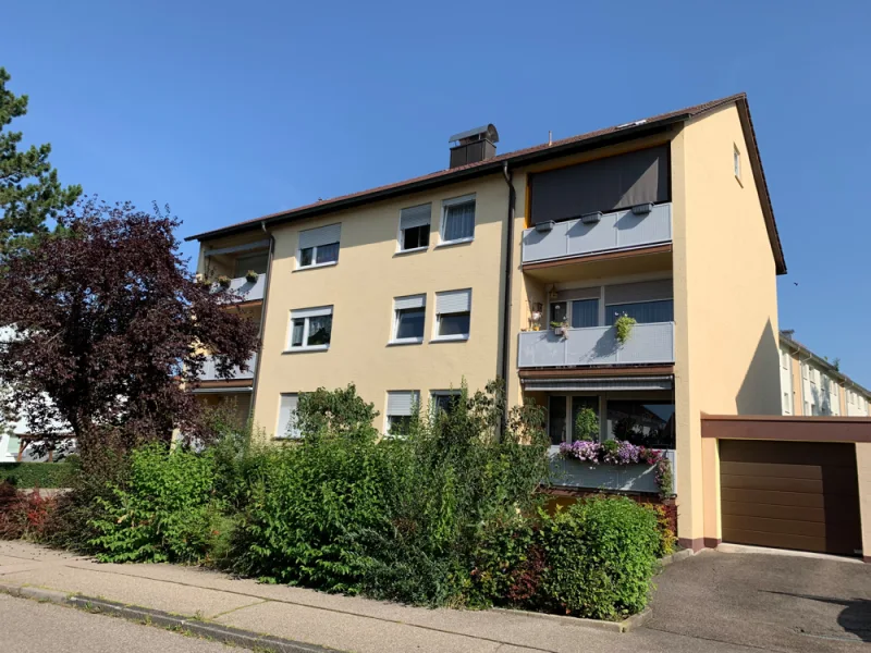 Außen 1 - Wohnung kaufen in Crailsheim - Gepflegte 3 Zimmer EG Wohnung mit Balkon und Stellplatz