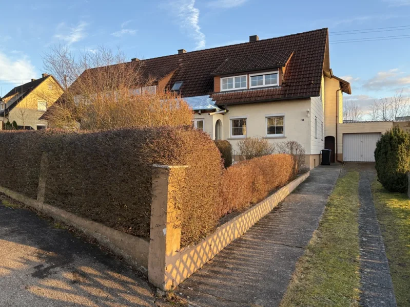 Außen - Haus kaufen in Stimpfach - Gepflegte, ältere Doppelhaushälfte mit Garage | sofort frei