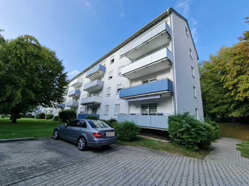 Gebäudeaussenansicht - Wohnung kaufen in Biberach - Biberach - Nähe Gigelberg- Vermietete 3-Zimmer-Wohnung in ruhiger, zentraler Wohnlage