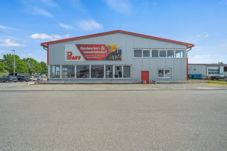Gebäudeansicht - Halle/Lager/Produktion kaufen in Bad Saulgau - Gewerbegebiet in Bad Saulgau - Neuwertige Gewerbeimmobilie mit vielseitigen Nutzungsmöglichkeiten