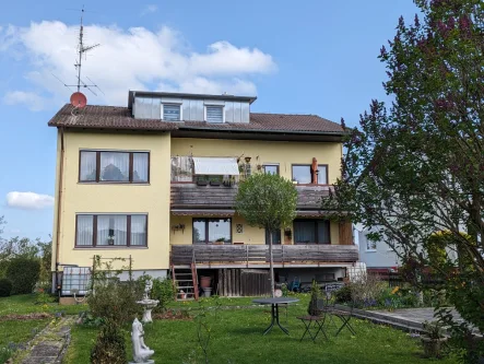 Gebäudeansicht - Wohnung kaufen in Bergatreute - Großzügige 4,5-Zimmer-Wohnung in Bergatreute