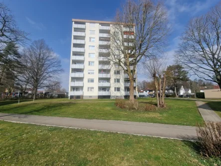Gebäudeaussenansicht - Wohnung kaufen in Friedrichshafen - Sofort bezugsfrei! Friedrichshafen-Kitzenwiese3,5-Zimmer Wohnung in ruhiger, sonniger Wohnlage