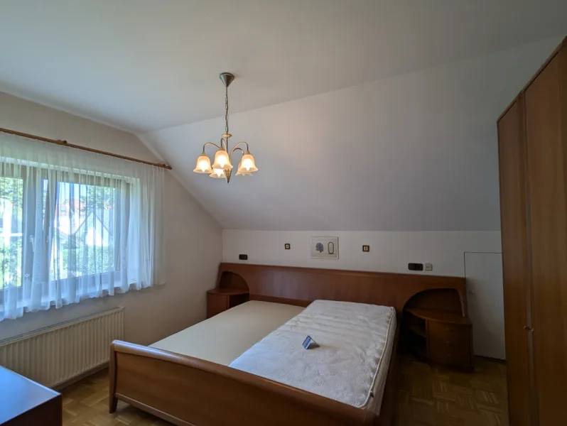 Schlafzimmer Hauptwohnung DG