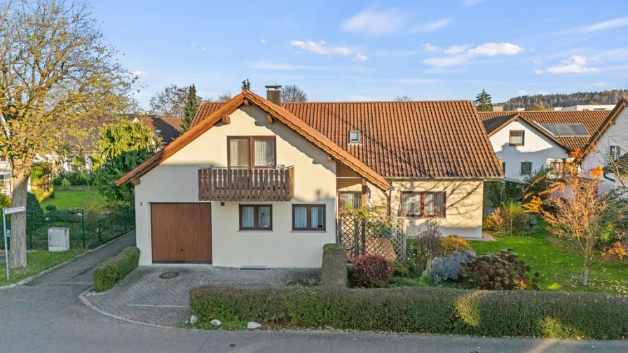 Titel - Haus kaufen in Weingarten - Sehr gepflegtes Zweifamilienhaus in beliebter Lage von Weingarten