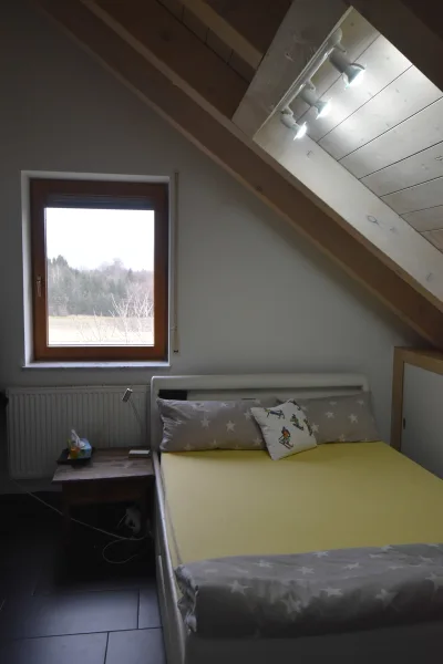 Schlafzimmer DG