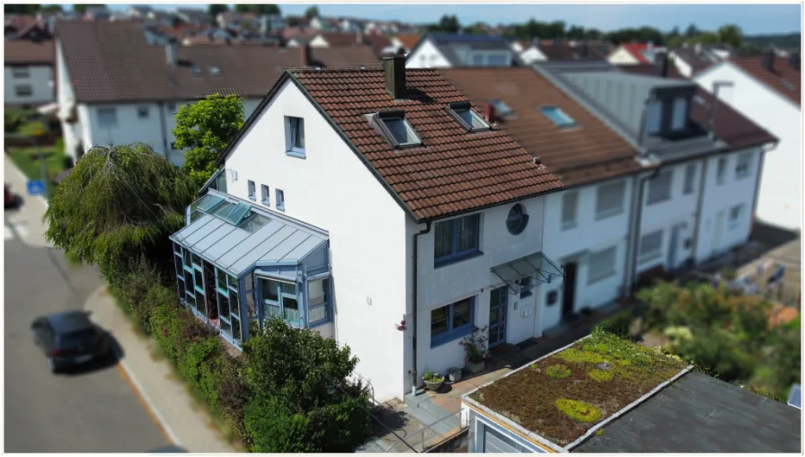 Außenansicht - Haus kaufen in Wernau - Reihenendhaus mit Wintergarten in Wernau