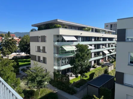 Aussicht vom Balkon - Wohnung mieten in Offenburg - Barrierefreie 4-Zimmer-Wohnung in der Neubau-Wohnanlage Kronenwiese