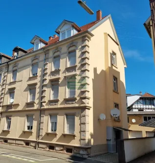 Hausansicht - Haus kaufen in Offenburg - Saniertes Mehrfamilienhaus (4 Wohnungen) in begehrter Lage nahe Innenstadt