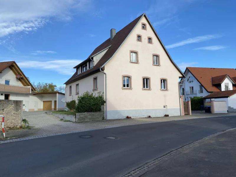 Ansicht - Haus kaufen in Breisach am Rhein / Gündlingen - Denkmalgeschütztes Anwesen in Breisach-Gündlingen, neuer Preis