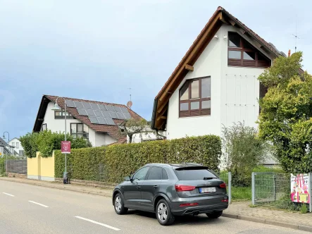 Ansicht - Haus mieten in Vörstetten - Sofort verfügbar: Teilmodernisiertes EFH in Vörstetten, Denzlinger Straße (Durchgangsverkehr), Doppelparker