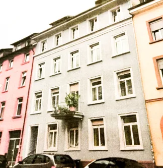 Haus Belfortstr_edited - Wohnung kaufen in Freiburg - charmante 4-Zimmer-Altbauwohnung im Herzen der Freiburger Altstadt zu verkaufen! Provisionsfrei!