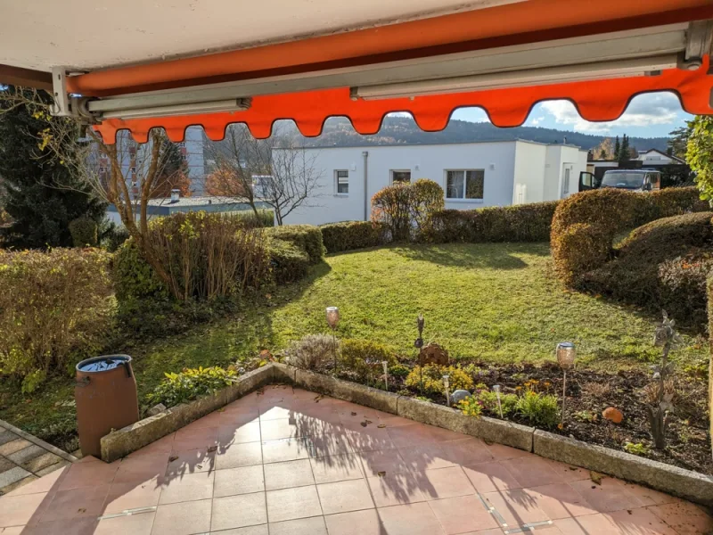 Terrasse - Wohnung kaufen in Tuttlingen - Traumhafte 3,5-Zimmer-Wohnung im Erdgeschoss mit Gartenparadies in Hanglage