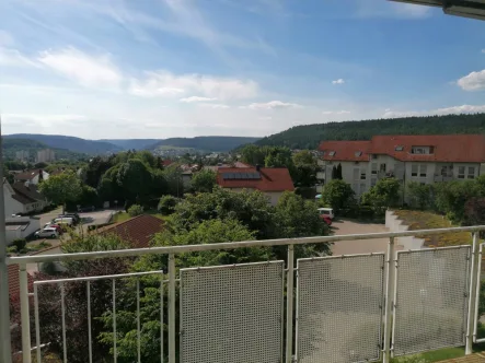 Balkon - Wohnung mieten in Tuttlingen - Über den Dächern von Tuttlingen, gemütliche 2-Zimmer Wohnung in erholsamer Stadtrandlage inklusive Einzelgarage