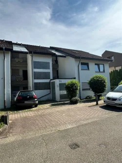 Außenansicht Hauseingang - Wohnung kaufen in Heilbronn - 4-Zimmer-Wohnung in ruhiger Lage mit TG und Stellplatz in Frankenbach zu verkaufen!