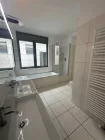 Große Wohnung Badezimmer