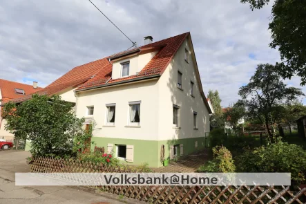 Ansicht - Haus kaufen in Reutlingen / Bronnweiler - Wohnhaus mit Scheune auf großem und schönen Grundstück
