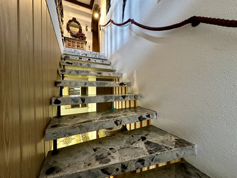 Treppe ins UG