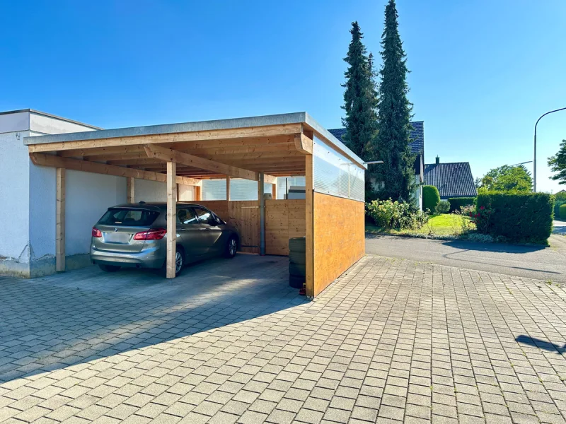 Carport und Stellplatz