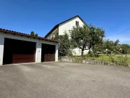 Ansicht Südost mit Garage