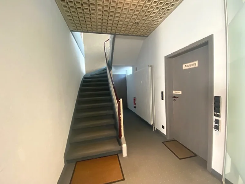 EG Treppe innen