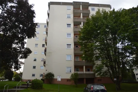 Aussenfront - Wohnung kaufen in Pforzheim - Traum-Wohnung mit Weitblick.-Einbauküche und Balkon zu verkaufen!