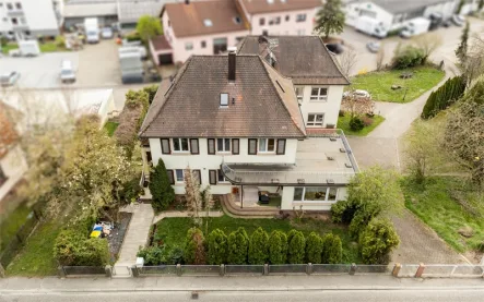 Vorderansicht - Haus mieten in Keltern - Einzigartiger Wohntraum mit Garten und Garage