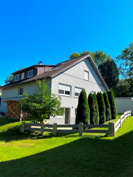 Gartenansicht - Wohnung mieten in Königsbach-Stein -  3 Zi-WHG mit Garten, Ruhe pur in einer Sackgasse am Bach in Stein 