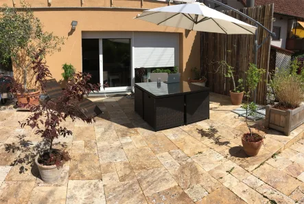 Terrasse - Wohnung kaufen in Heimsheim - Designer-Wohnung mit riesiger Terrasse und toller Aussicht in gefragter Lage