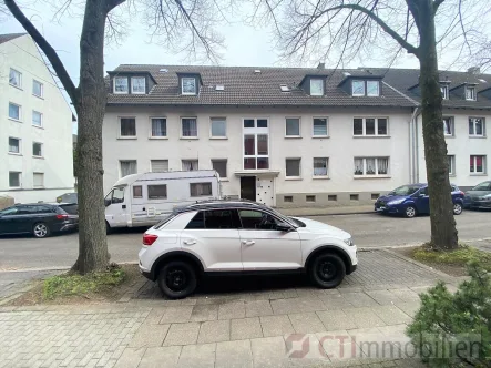 Frontansicht - Wohnung mieten in Essen - frisch renoviert - 2-Zimmer, Küche, Bad mit Tageslicht