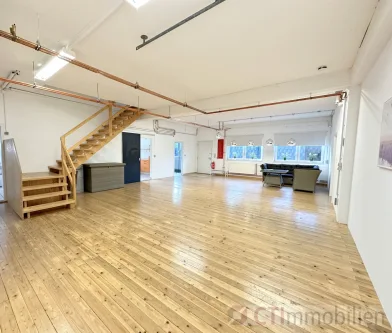 Empfang Büro_b - Büro/Praxis mieten in Duisburg - Büro- /Gewerbefläche mit Loft -Industriestilcharakter, inklusive 7 Parkplätzen zu vermieten.