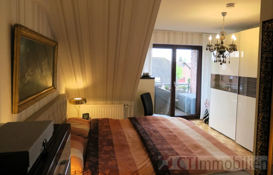 Hauptschlafzimmer mit Balkon