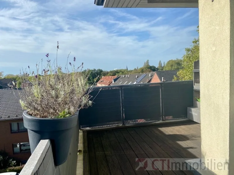 Balkon ansicht 4 - Wohnung mieten in Oberhausen - ***WOHNQUALITÄT DIE SIE SICH VERDIENT HABEN***3 Zi. Wohnung, Sonnenbalkon, überwiegend barrierefrei