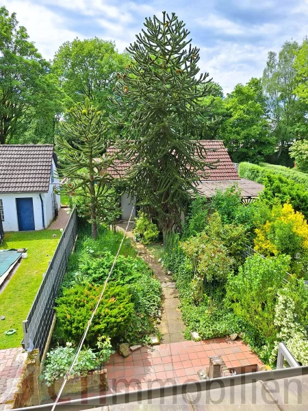 Garten - Haus kaufen in Oberhausen - Wohnen im Grünen für Selbermacher