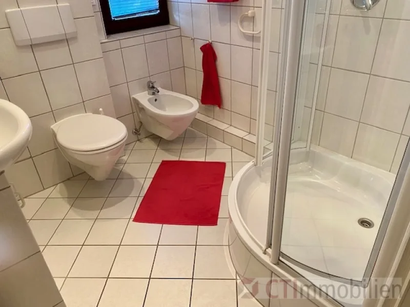 Badezimmer 1. OG Ansicht 2