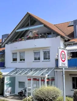 Ansicht - Wohnung kaufen in Eschenbach - Gemütliche 2,5-Zimmerwohnung inkl. TG und Freistellpatz in Eschenbach