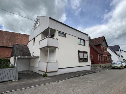 Ansicht - Haus kaufen in Geislingen - Einfamilienwohnhaus mit Atrium und Garage