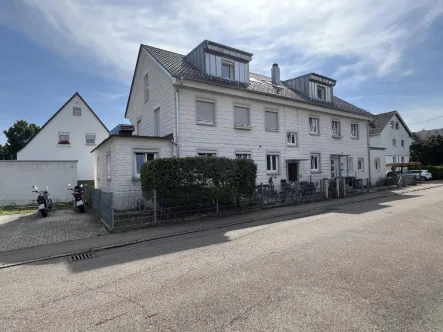 Ansicht - Haus kaufen in Göppingen - Modernisiertes 5-Familienhaus in ruhiger Randlage - RESERVIERT-