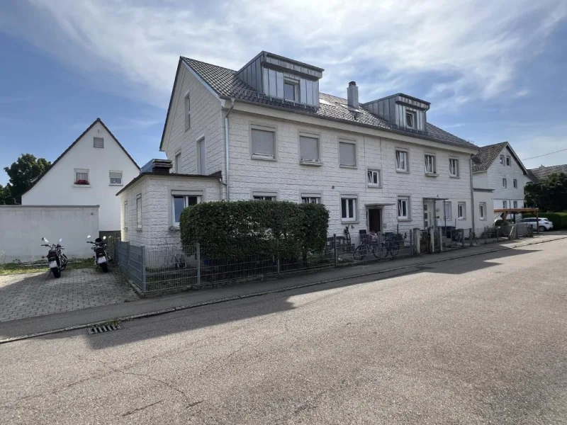 Ansicht - Haus kaufen in Göppingen - Modernisiertes 5-Familienhaus in ruhiger Randlage - RESERVIERT-