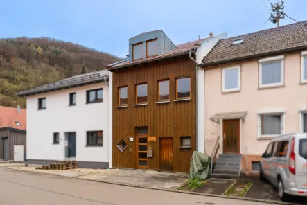 Ansicht - Haus kaufen in Gruibingen - Reihenmittelhaus in zentraler Lage von Gruibingen- Sofort beziehbar-