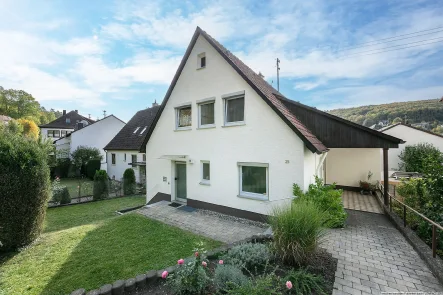 Außenansicht - Haus kaufen in Blaustein - *PROVISIONSFREI* - Alle unter einem Dach - 3-Fam.-Haus in Blaustein-Herrlingen