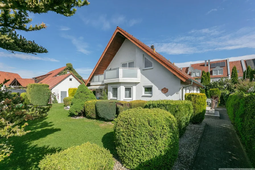 Objektansicht - Haus kaufen in Ulm - - Raumwunder - wunderschönes Zweifamilienhaus in Ulm-Donaustetten