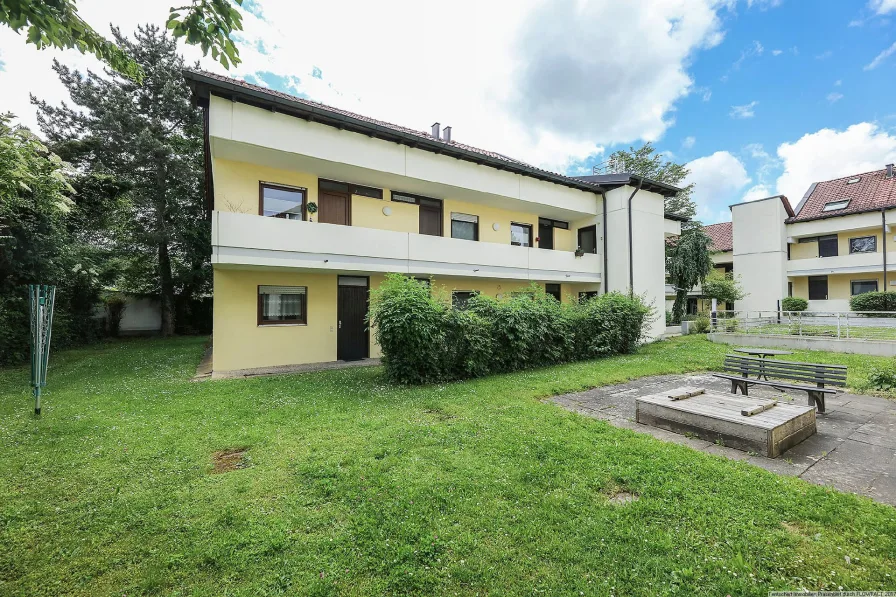 Objektansicht - Wohnung kaufen in Neu-Ulm - Ruhig gelegene 1-Zimmer-Apartment mit Balkon in Neu-Ulm / Ludwigsfeld