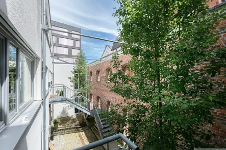 Hof - Wohnung kaufen in Ulm - Moderne City-Maisonette-Wohnung mit Terrasse