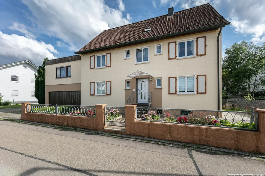 Titel - Haus kaufen in Ulm - Ihr Traumhaus! Großzügiges Zweifamilienhaus in ruhiger Wohnlage!