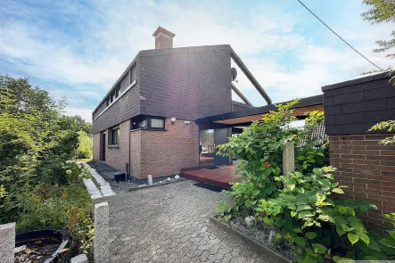 Objektansicht - Haus kaufen in Westerstetten - - Architektenhaus - Modernisiertes Einfamilienhaus mit ELW in Westerstetten