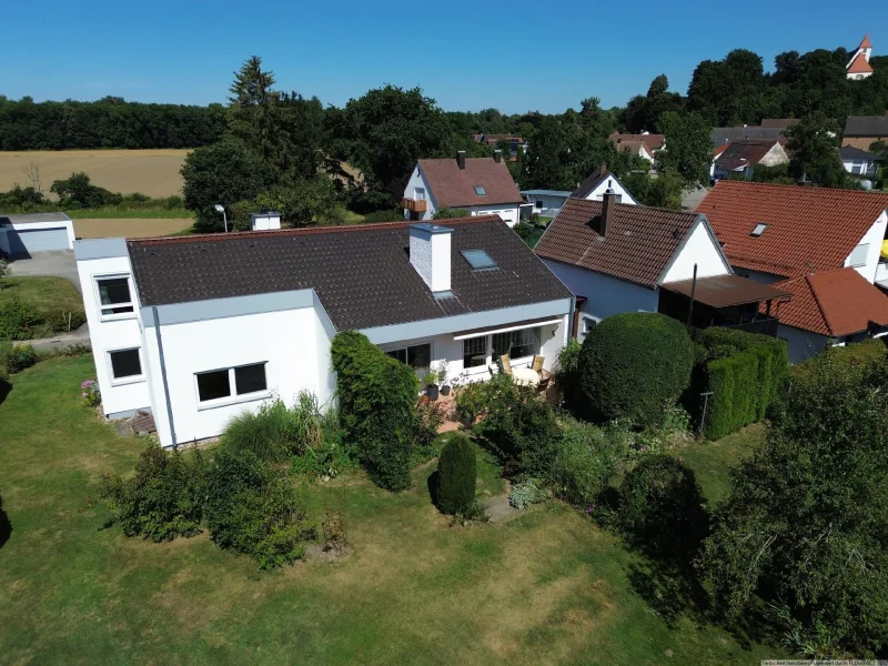 Titelbild - Haus kaufen in Illerkirchberg - Ihr Traumhaus in bester Lage - Großzügiges EFH mit vielseitigem Raumangebot