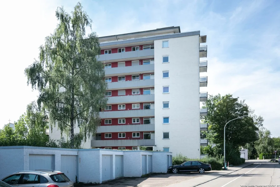 Außenansicht - Wohnung kaufen in Elchingen - Leerstehende 2-Zimmer-Wohnung mit Balkon