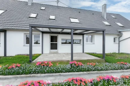 Titelbild - Haus kaufen in Pfaffenhofen an der Roth - - PROVISIONSFREI - Saniertes Familienidyll am Ortsrand - Wohnen, wo die Natur beginnt