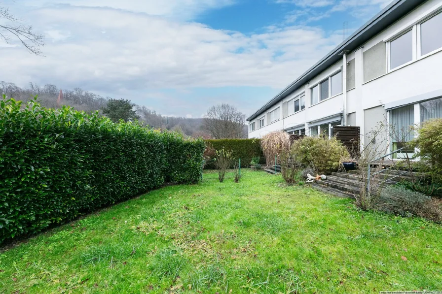 Garten mit Zugang zur Terrasse